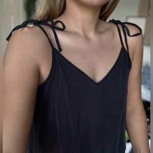 Cutest shoulder tie flowy tank